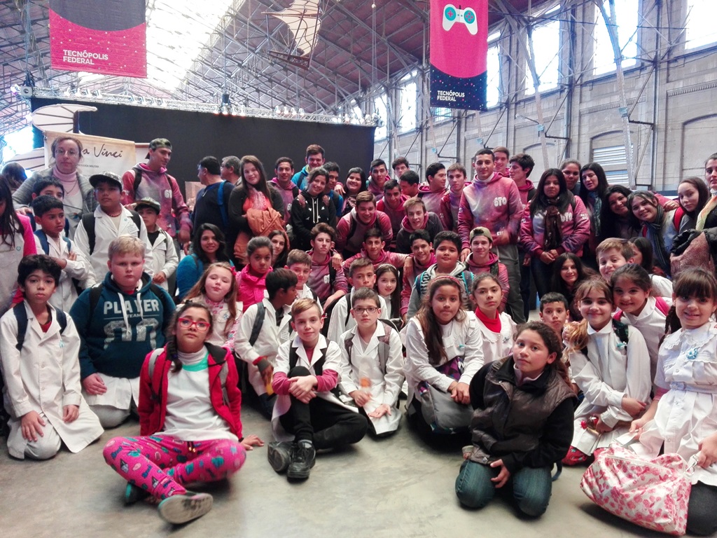 Alumnos del Departamento visitan Tecnopolis Federal 